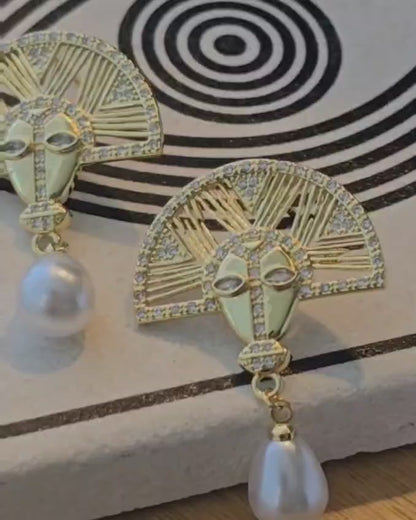 Glow Earrings – Gold Kaplama İnci Detaylı Küpe (KOD-319)