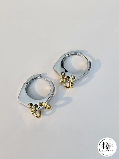 Glow Earrings – Silver Kaplama Halka Detaylı Küpe (KOD-310)