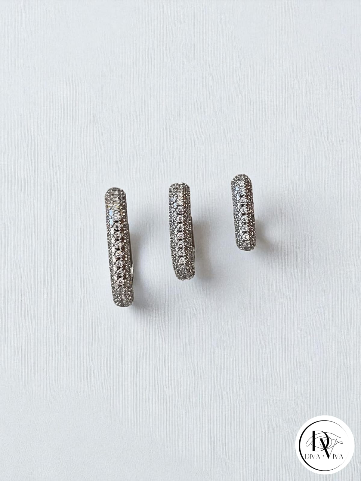 Glow Earrings – Gold Kaplama Taş Detaylı 3'lü Küpe Set (KOD-354)