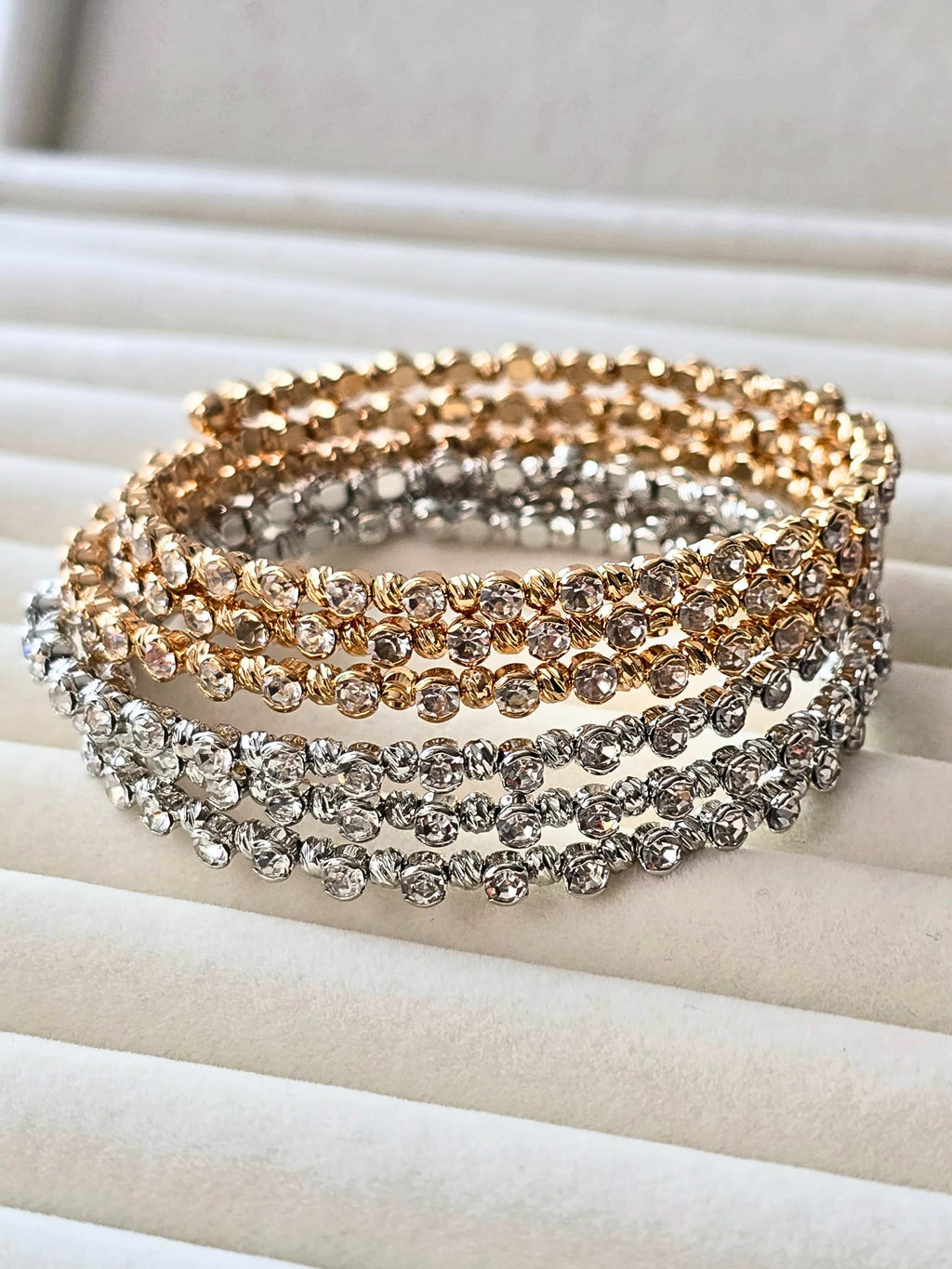 Crystal Glow Sarmal Dorika Bileklik (KOD-451)
