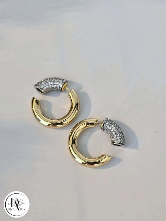 Glow Earrings – Gold Kaplama Taş Detaylı Küpe (KOD-358)