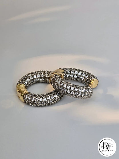 Glow Earrings – Gold Kaplama Taş Detaylı Küpe (KOD-352)