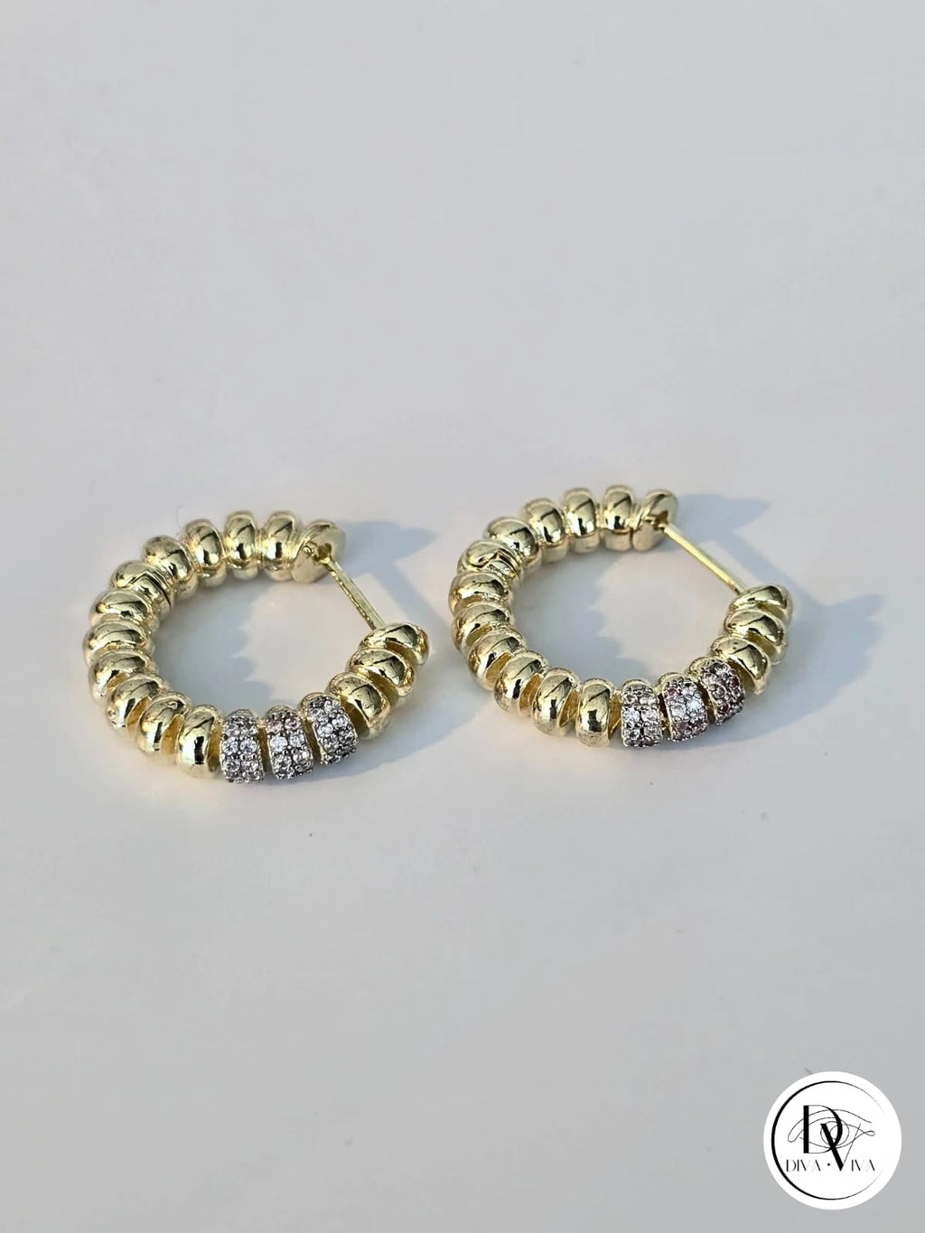 Glow Earrings – Gold Kaplama Zirkon Detaylı Kadın Küpe (KOD-316)