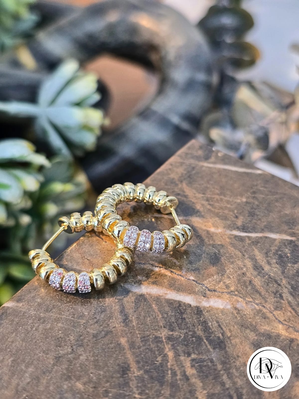 Glow Earrings – Gold Kaplama Zirkon Detaylı Kadın Küpe (KOD-316)