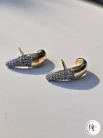 Glow Earrings – Gold Kaplama Taş Detaylı Tasarım Küpe (KOD-341)