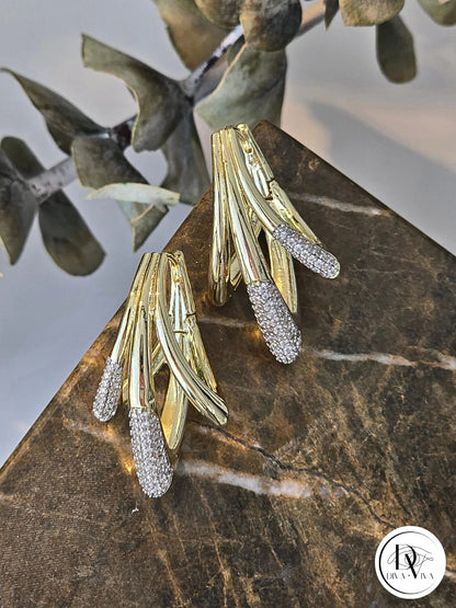 Glow Earrings – Gold Kaplama Taş Detaylı Küpe (KOD-351)