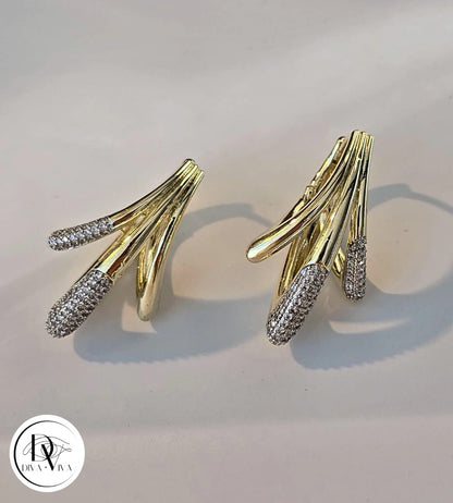 Glow Earrings – Gold Kaplama Taş Detaylı Küpe (KOD-351)