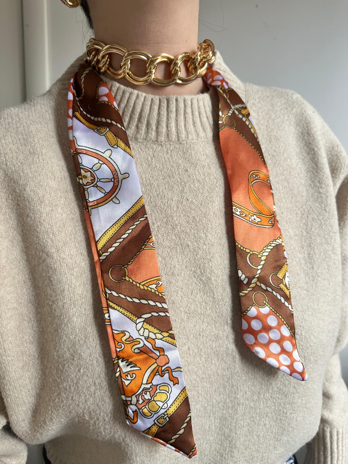 AURA Fular Serisi – Renkli Zincir Detaylı Fular (KOD-393)