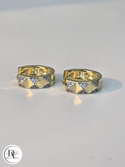 Glow Earrings – Gold Kaplama Taş Detaylı Küpe (KOD-331)