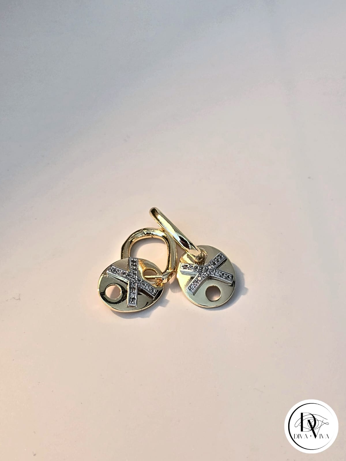 Glow Earrings – Gold Kaplama Taş Detaylı Küpe (KOD-361)