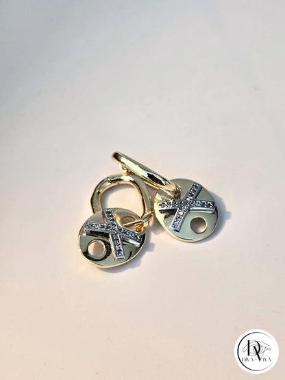 Glow Earrings – Gold Kaplama Taş Detaylı Küpe (KOD-361)