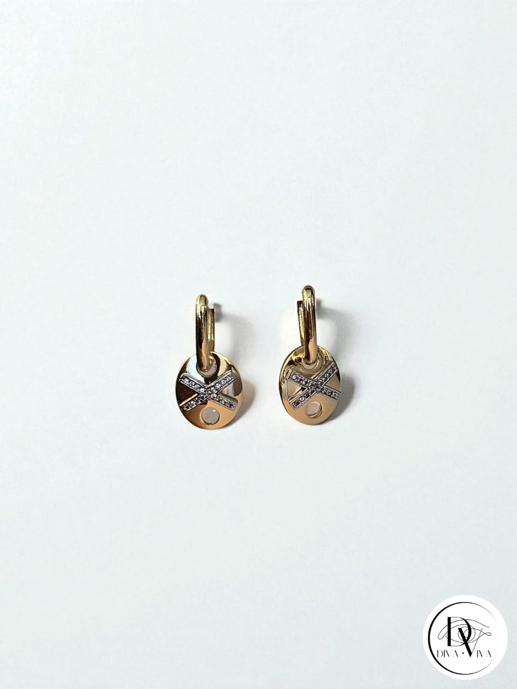 Glow Earrings – Gold Kaplama Taş Detaylı Küpe (KOD-361)
