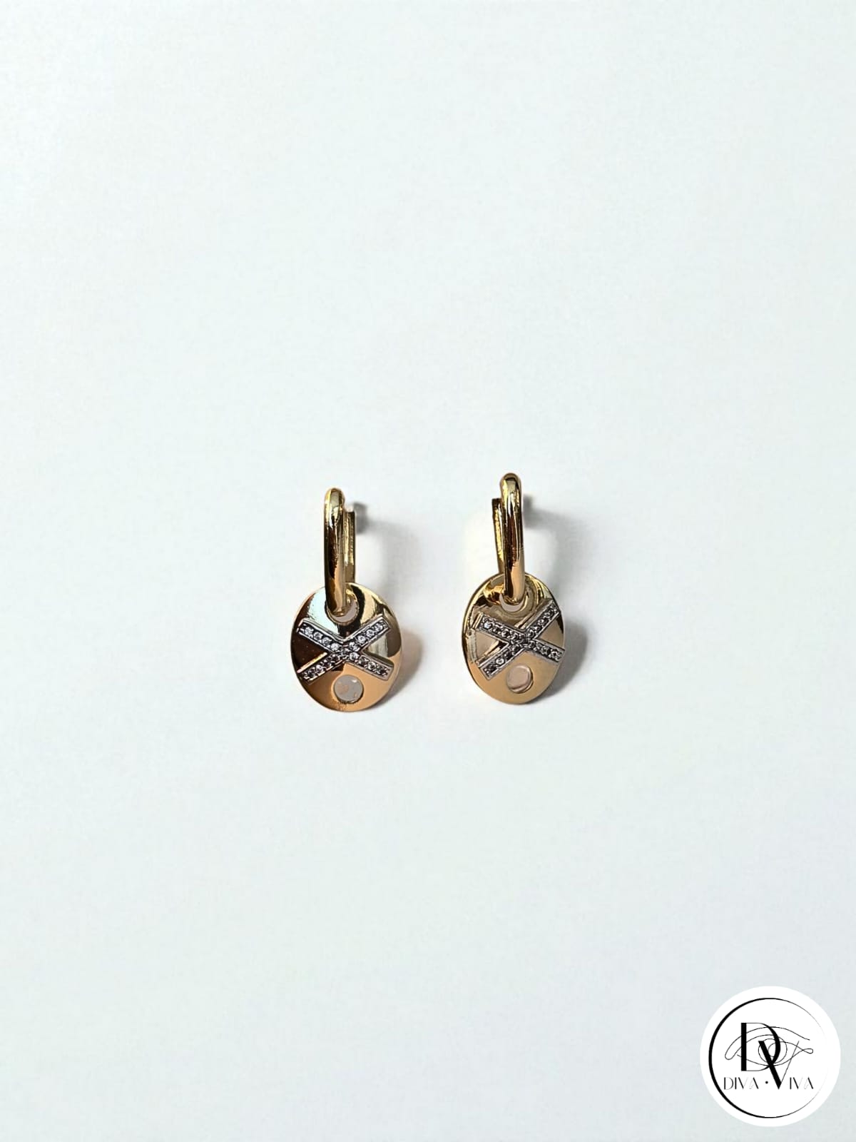 Glow Earrings – Gold Kaplama Taş Detaylı Küpe (KOD-361)