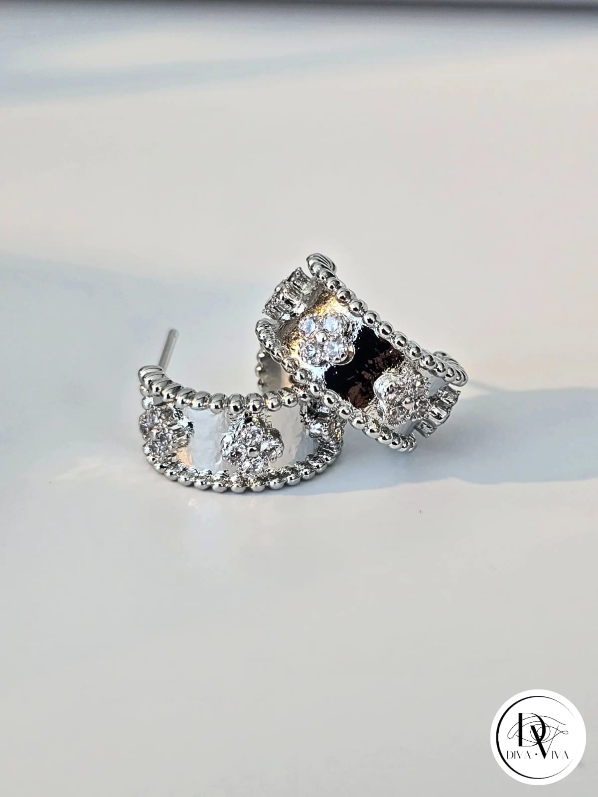 Glow Earrings – Gold & Silver Kaplama Zirkon Detaylı Küpe (KOD-312)