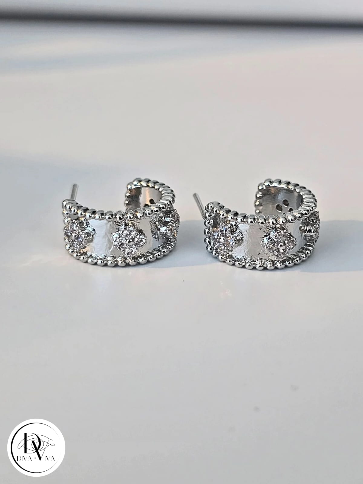 Glow Earrings – Gold & Silver Kaplama Zirkon Detaylı Küpe (KOD-312)