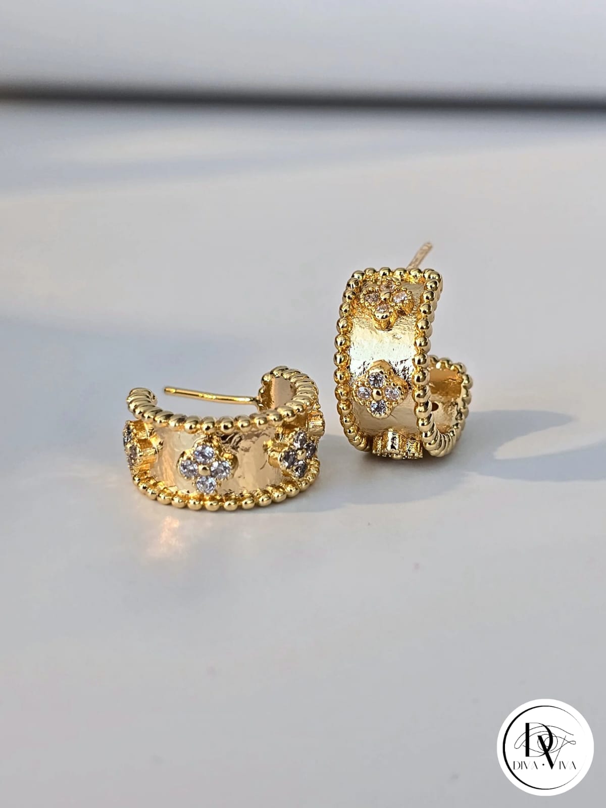 Glow Earrings – Gold & Silver Kaplama Zirkon Detaylı Küpe (KOD-312)