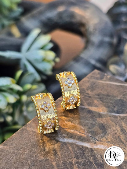 Glow Earrings – Gold & Silver Kaplama Zirkon Detaylı Küpe (KOD-312)