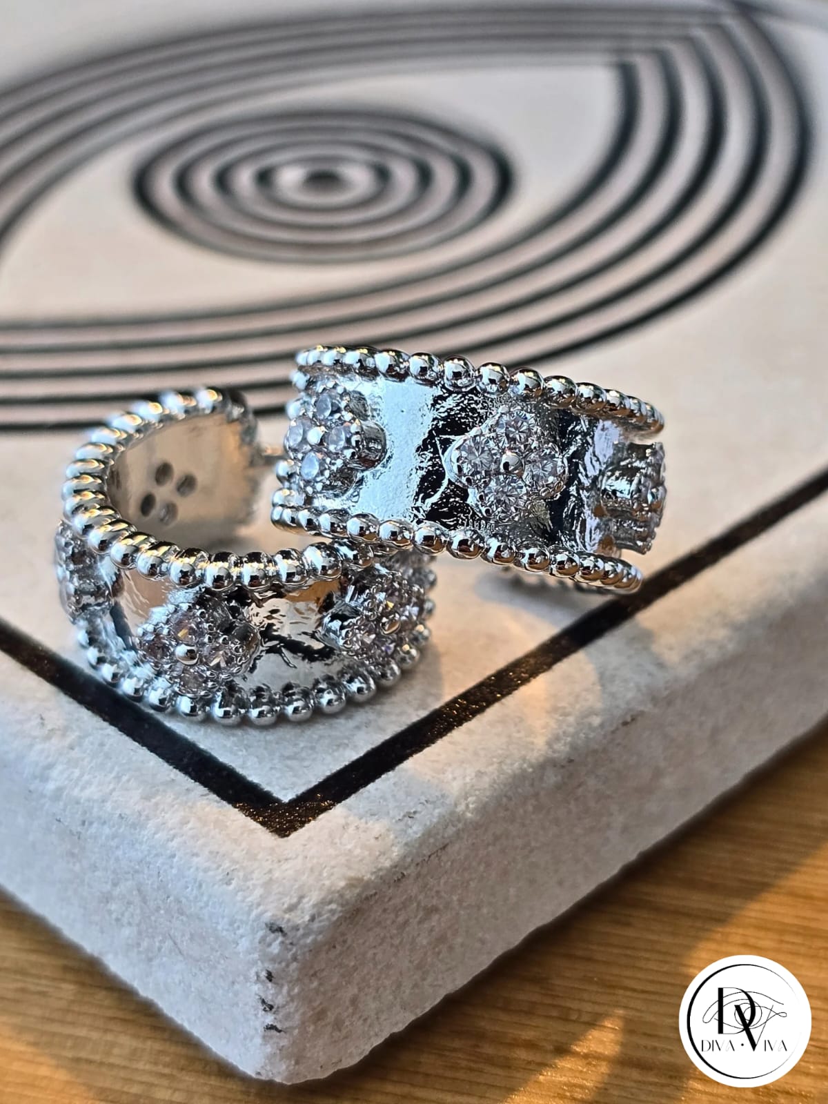 Glow Earrings – Gold & Silver Kaplama Zirkon Detaylı Küpe (KOD-312)