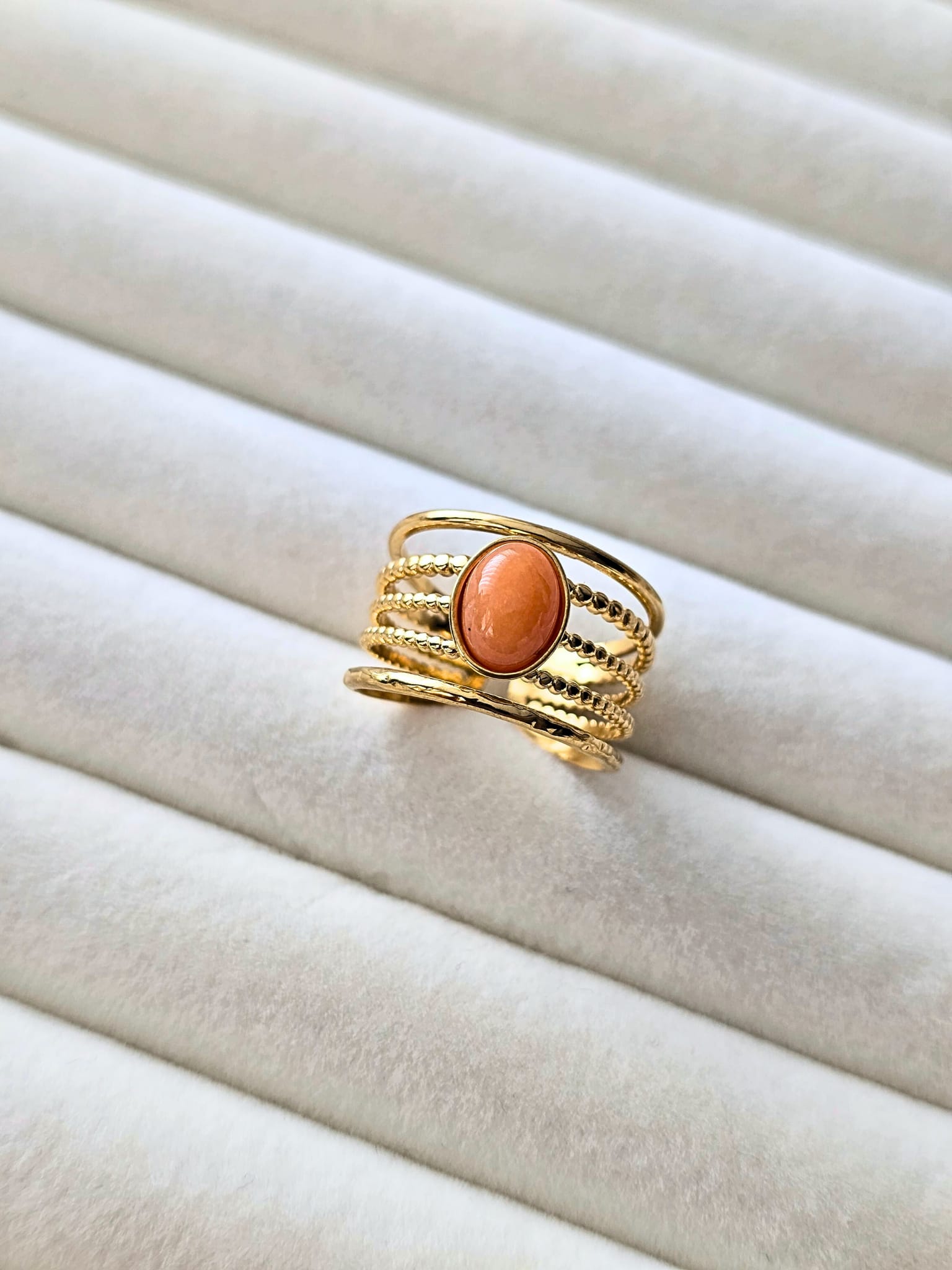 Mercan Taşı Detaylı Beşli Sıra Görünümlü Ayarlanabilir Yüzük (KOD-448)